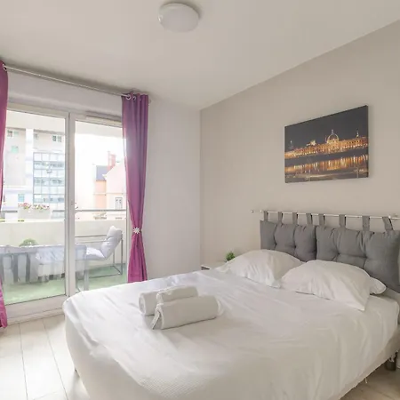 Apartament Fonctionnel Et Calme Avec Parking Gratuit Villeurbanne